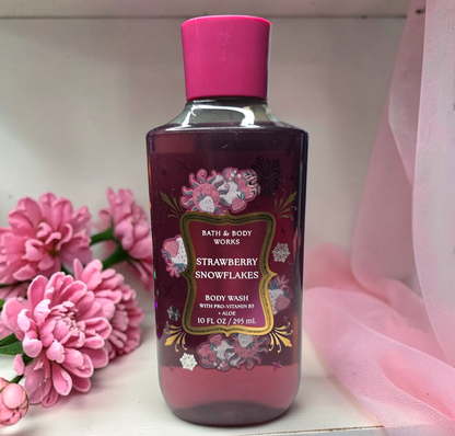 New Bath and Body Works Strawberry Snowflakes Body Wash, Shower Gel 10 oz